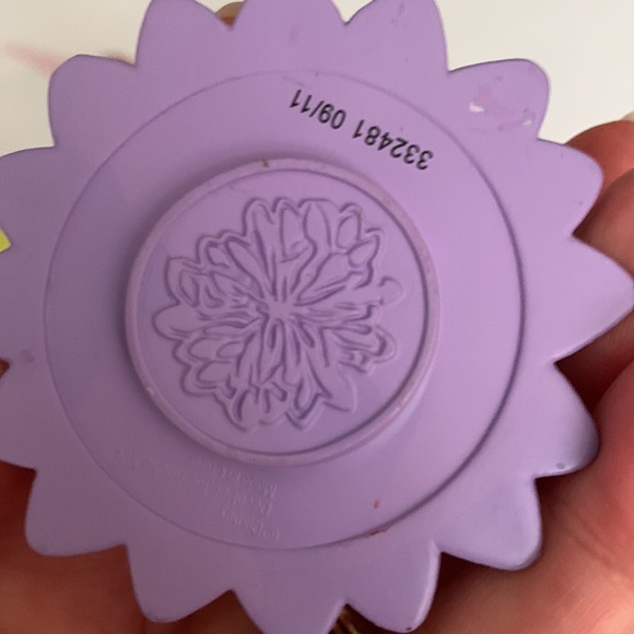 Tinker Bell and friends, figurines, and stamps - Picture 9 of 12